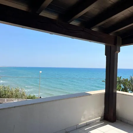 بيت للعطل Nel Blu